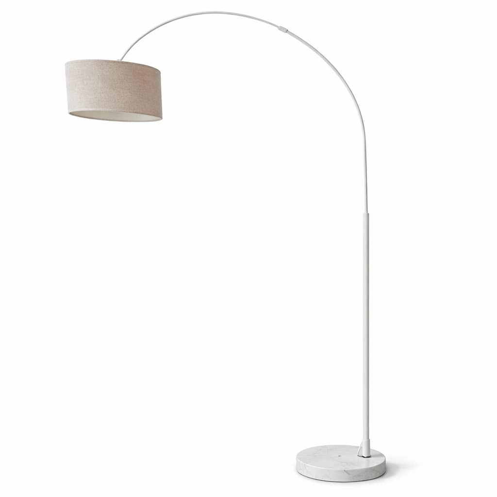 lámpara de pie arco con base de mármol fondo blanco