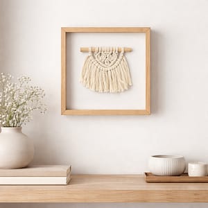 Cuadro decorativo macramé 30x30 cm con marco de madera natural